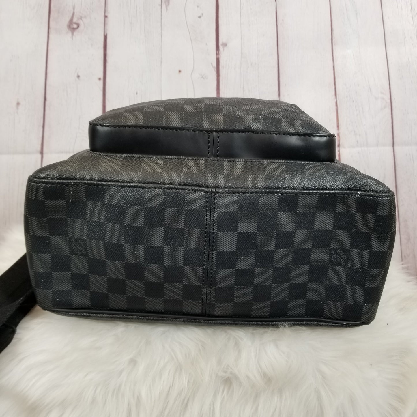 Backpack Designer By Louis Vuitton  Size: Large