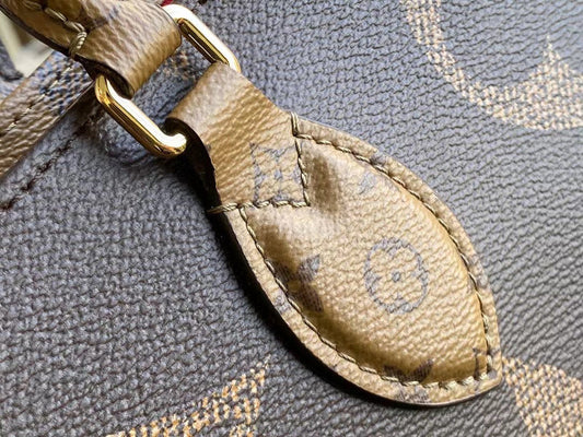 Alice Bags- Louis Vuittons  - 16569