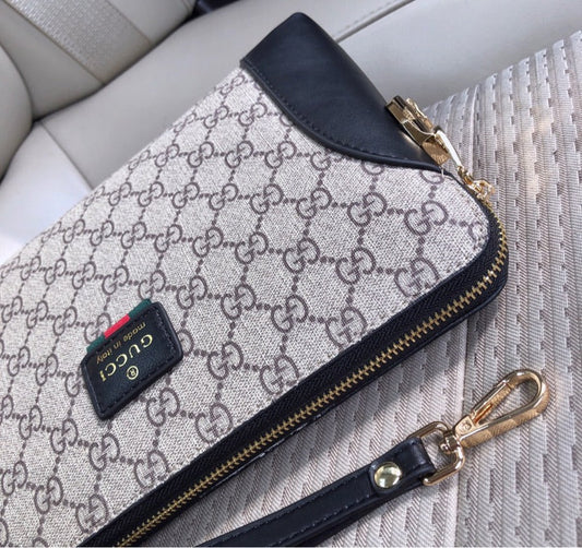 Gucci clutch/ wristlet