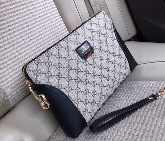 Gucci clutch/ wristlet