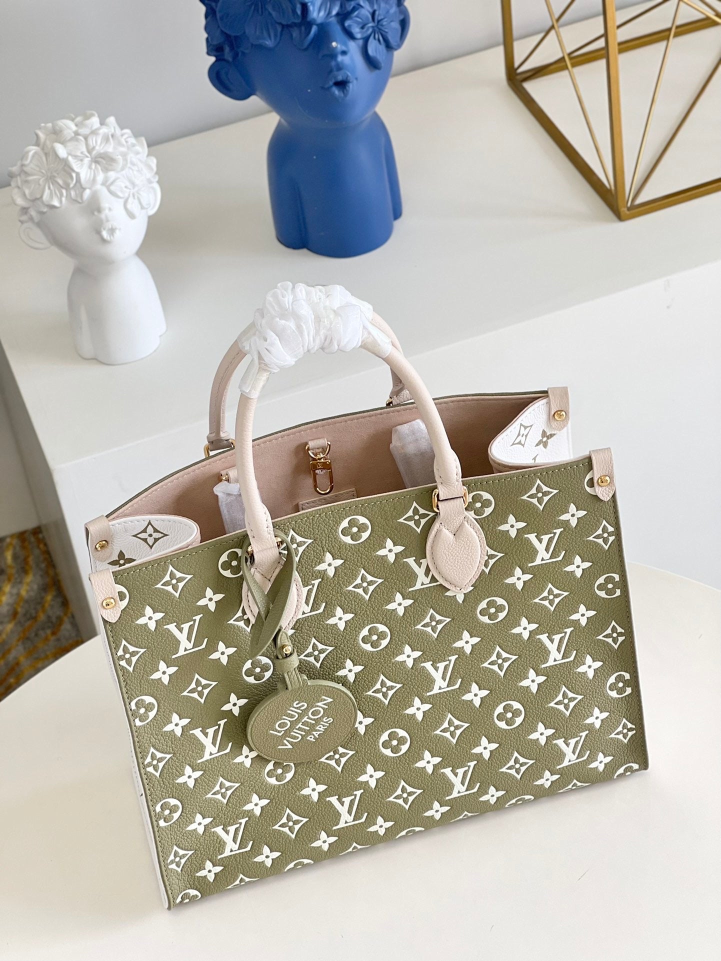 Louis Vuitton  MM Bag