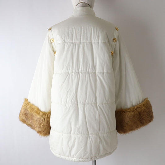 GUCCI coat Outer: 100% nylon, Fur: 100% acrylic, Lining: 68% rayon, Lining: 32% silk, Lining: 100% polyester white Women 38 Used